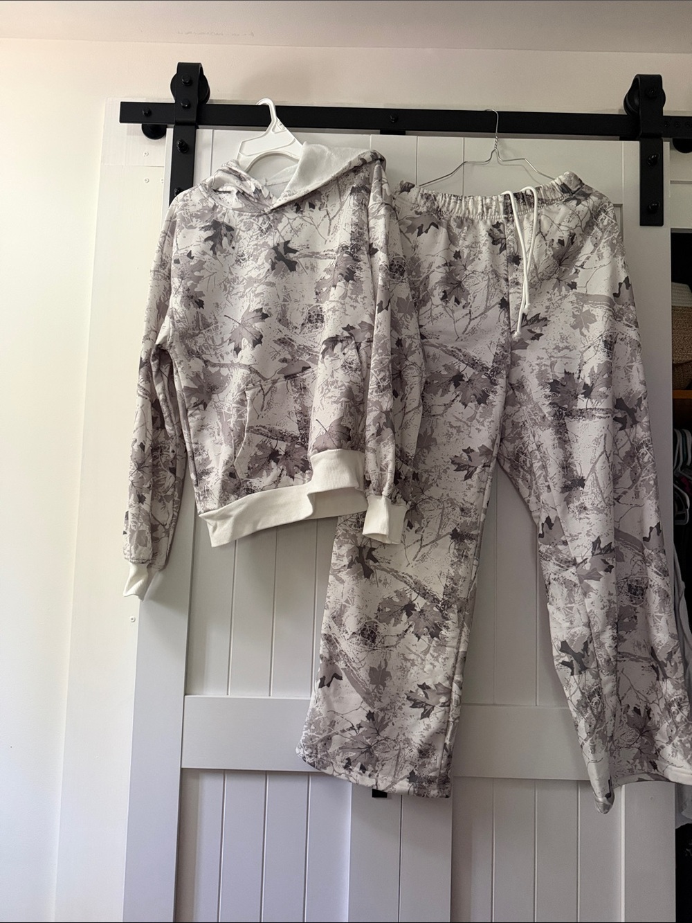 Neutral Leaf Print Hoodie & Jogger Set - Beige Gray